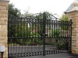 Get Beautiful Fence And Gate Design Ideas Clean Cast Iron Estate Gates Page Metal Driveway Gates Cast Iron Gates Wrought Iron Driveway Gates