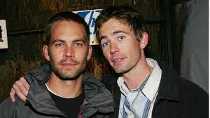 Der kleinere bruder des verstorbenen paul walker, cody, spielt in der fortsetzung der filmreihe „fast and furios.link. Paul Walkers Bruder Bekommt Sohn Sein Name Ist Ein Geschenk Leute Bild De
