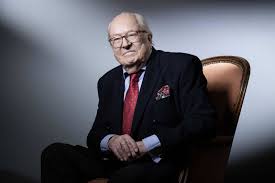 He also served as honorary president of the national front from 2011 to 2015. Politique Jean Marie Le Pen S Est Marie Religieusement Samedi