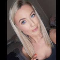 Amy Howick's Instagram, Twitter & Facebook