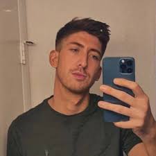 Caitlin Covington (@cmcoving)