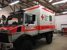 Unimog Ambulance Rood Kruis Kruis