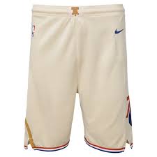 Model is 6 feet tall and wearing a size medium. Short Philadelphia 76ers Nike City Edition Kids Baskettemple