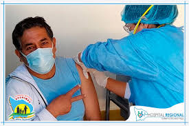 Se entiende por vacuna cualquier preparación destinada a generar inmunidad contra una enfermedad estimulando la producción de anticuerpos. Hospital Da Inicio A La Vacunacion De La Segunda Dosis Contra El Covid 19 Notas De Prensa