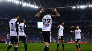 انتهى موسم 2016/2017 من الدوري الإسباني بأفراحه وأتراحه، فبعد تتويج ريال مدريد بلقب الدوري الإسباني للمرة الـ33. Ø«Ù„Ø§Ø« Ù…ÙˆØ§Ø¬Ù‡Ø§Øª ØªÙØµÙ„ Ø§Ù„Ø¨Ø±Ø³Ø§ Ø¹Ù† Ù„Ù‚Ø¨ Ø§Ù„Ù„ÙŠØºØ§ Ø¥Ø³Ø¨Ø§Ù†ÙŠØ§ Ø§Ù„Ø¬Ø²ÙŠØ±Ø© Ù†Øª