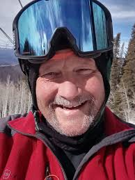 Who are you skiing with in Aspen valley?