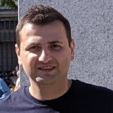 Andrea Hinman's Instagram, Twitter & Facebook