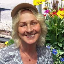 Hello! My Name is Emma and I'm flying from Germany to Iceland