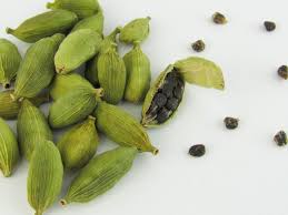 9 Reasons Why You Should Consume Cardamom & How To Add It To Your Diet