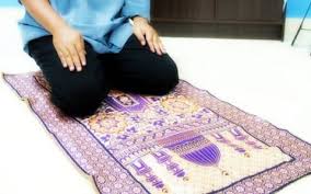 Bacaan kalimat tahmid apabila diikuti dengan bacaan tahlil, tasbih, dan takbir bisa menjadi dzikir yang dapat menghapus dosa. Mengucapkan Tasbih Tahmid Takbir Setelah Shalat Wajib Muslim Or Id