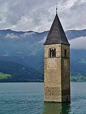 When anna mysteriously disappears, kids must undertake a journey which will make them discover the. Curon Wikipedia