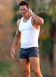 At only 5'8″, the actor of some of the most famous movies such as italian job, three kings and ted, is below the average of what you would call an ideal height for a movie star. Mark Wahlberg Body Measurements Height Weight Shoe Size Vital Statistics