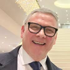 Congratulazioni alla prima donna delle Forze Armate che ha raggiunto il  grado di Generale di Divisione! È Simonetta De Guz, che appartiene al Ruolo  Forestale dei Carabinieri, comparto che ha arricchito il