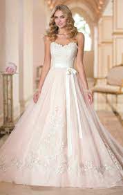 Check spelling or type a new query. Rosa Brautkleid Fur Einen Glamourosen Hochzeits Look Archzine Net