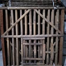 Ukuran umbaran ayam bangkok, panjang 2mx85cm tinggi 75cm jarak jeruji 3cm pintu dari atas agar memudahkan kita untuk. Harga Kandang Ayam Bangkok Bambu Terbaru Agustus 2021 Biggo Indonesia