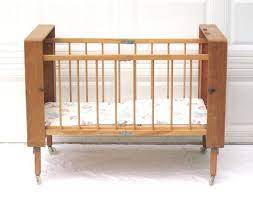 portable bebe berceau vintage lit pliant pliable bois cas alouette comme est voir details d vintage baby cribs portable baby cribs baby cribs