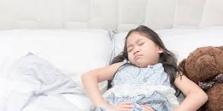 Ini berarti tubuh mereka hubungi dokter anak jika mereka muntah dan mengalami gejala infeksi tambahan, seperti suhu tubuh yang tinggi (demam) dan mudah marah atau rewel. 7 Penyebab Anak Muntah Tiba Tiba Ketahui Gejalanya Merdeka Com