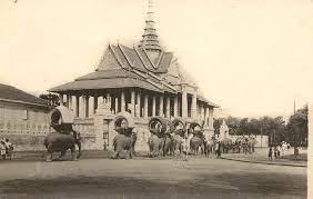 Elephants In Front Of Royal Palace In Phnom Penh Cambodia C Unknown Cambodia Culture Phnom Penh Cambodia King