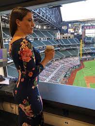 So f'n sexy. Cougar reporter Alanna Rizzo (MLB) : rhot_reporters