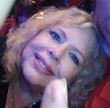 Lori Lauterbach's Instagram, Twitter & Facebook