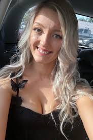 How to edit photos to change the background?