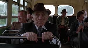 Er soll seine strafe im gefängnis von shawshank in maine absitzen, das für seine brutalen, korrupten aufseher und zahlreichen übergriffe. Die Verurteilten Geek Germany