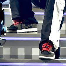 What was thought to be another air jordan 1 retro high og, this is actually an upcoming air jordan 1 low that will be releasing later this fall 2019. Travis Scott Debuts A Cactus Jack Air Jordan 1 Low At The Grammys Sneaker Freaker