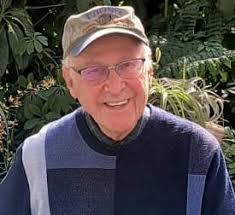 Bill “Chet” Kincaid, loving family man and longtime Wilmington College  professor, passed away at home Sunday, December 14th, surrounded by the  love of his large family. By his side, as she had