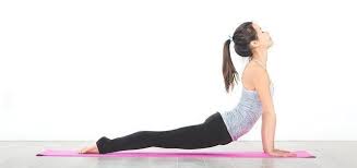 Vrouw Doet Yoga Oefening Cobra Buikspieroefeningen Buikspieren Training Buikspieren