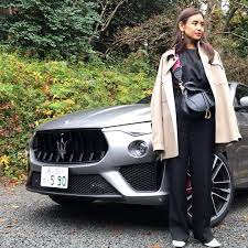 滝沢眞規子 この秋より マセラティ レヴァンテに初のv8エンジンモデル gts 550ps およびトロフェオ 590ps が導入 本社からデザイナーとエンジニアを迎えた国 この秋より マセラティ レヴァンテに初のv8エンジンモデル gt 滝沢眞規子 2017 秋冬 ファッション