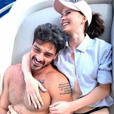 Son fils romain balance un « dossier » pour ses 74 ans ! Michele Morrone Fanpage Home Facebook