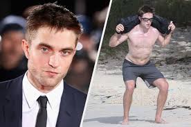 Ро́берт ду́глас то́мас па́ттинсон (англ. Robert Pattinson Talks About His Physical Transformation For The Batman