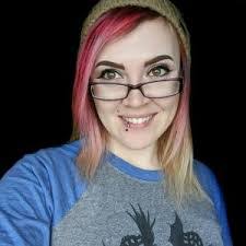 Starla Moore's Instagram, Twitter & Facebook