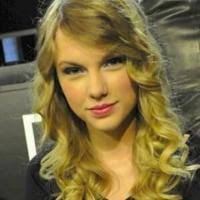 Review: Taylor Swift plays dark, electric