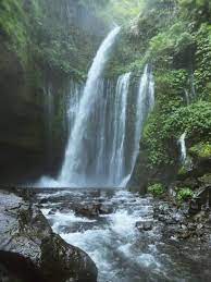 Selain itu, dasar kolamnya yang lembut dan juga datar memungkinkan para pengunjung untuk dapat berenang dan bermain air. Air Terjun Tiu Kelep Waterfall Senaru Lombok Indonesia Southeast Asia Asia Photographic Print Jochen Schlenker Art Com In 2021 Waterfall Lombok Southeast Asia