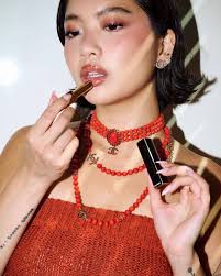 以色彩表達自我、增加魅力！國際級彩妝內容創作者Stephanie Hui與CHANEL Cometes Collective彩妝藝術團隊的專業級色彩分享