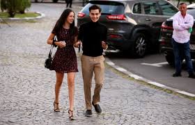 In cadrul turneului, stefan banica va prezenta atat piese de pe noul sau material discografic, cat si hituri indragite de public. Ce Copii FrumoÈi Are Ètefan BÄnicÄ Radu A Dus Familia La A Treia GeneraÈie De Actori ReÈete Èi Vedete