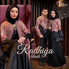 Radhiya Couple By Aina Fashion Bisa Beli Terpisah Free Bros Utk Gamis Gamis Terdiri Atas Gaun Mewah Yg Terdiri Dari Inner Dan Outer Y Batik Gaun Pakaian Jelita