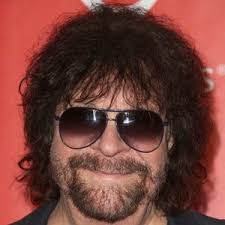 Lynne was appointed officer of the order of the british empire (obe) in the 2020 birthday honours for services to music. Jeff Lynne Bio Family Trivia Famous Birthdays