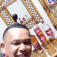 Otura Di. "El que está de pie, todo el mundo lo rodea. Al que está caído,  nadie lo conoce" Ifa en este Oddun nos brinda una gran lección, la voluntad  y la