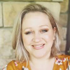 Woman searches for photographer who took family photo at hospital, inspired  her passion