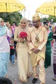 Ianya selalu digayakan dengan kasut kulit berkilat. Pengantin Kasut Kahwin Lelaki