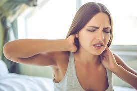 Steifer Hals Was Hilft Gesundheit De