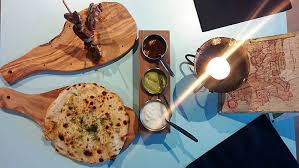 Baranaan 7 Rue Du Faubourg St Martin 75010 Paris Restaurant Paris Resto Paris Et Paris
