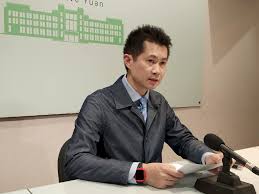 Re:新聞丁怡銘不起訴原因曝 地檢證實皇家傳承@gossiping，共有20則留言，13人參與討論，4推 4噓 12→， ※ 引述《louiswei1986 (禪寶寶)》之銘言 re: ä¸æ€¡éŠ˜ç‰›è‚‰éºµäº‹ä»¶åŒ—å¸‚è­¦ å—ç†ä¸€æ°'çœ¾å'Šç™¼æ¡ˆ æ–°èž Rti ä¸­å¤®å»£æ'­é›»è‡º