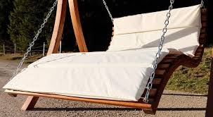 Amazon De Design Hollywoodschaukel Gartenschaukel Hollywoodliege Doppelliege Aus Holz Larche Mit Dach Modell Aruba Von As Hollywoodschaukel Schaukel Design