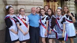 Hide the pain harold is the internet meme personality of andras arato. Hide The Pain Harold Meme Star Is All Smiles In Moscow