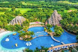 Global Delicacy Hot Spring Spa Golf Haikou Guanlanhu Holiday Resort Give You An Aristocratic Vacation Experience Holiday Resort Spring Spa Hot Springs