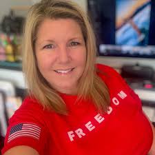 What are some recommendations for a DJ, smoke machine, arch, and photo  booth for a wedding in Klamath Falls?