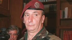 E' morto a 48 anni Ettore Di Giovanni, il principe delle orchidee: all'Orto  Botanico la sua collezione